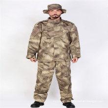 Uniforme del camuflaje del ejército